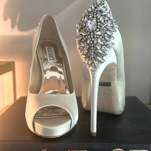 Badgley Mischka Kiara embellished peep-toe pump